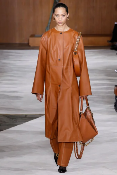Look 13